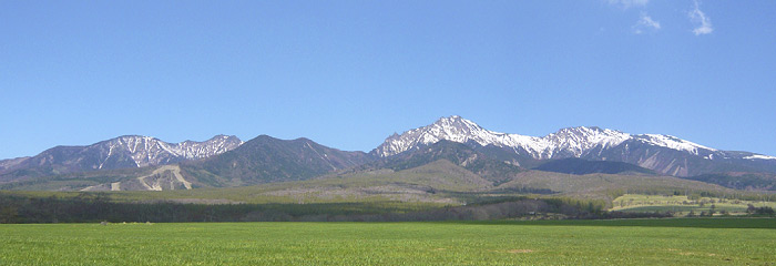 八ヶ岳と山麓の耕作地の風景